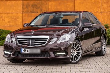 Mercedes E350CDI V6 265KM 4x4 4MATIC Kamera Radary AsystySkora Automa