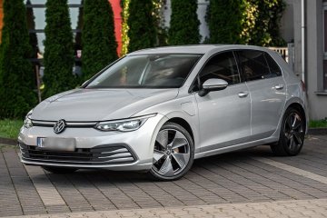 VW GOLF VIII 1.4 Plug-In Hybryda Virtual DSG Masaże Full Led Salon PL